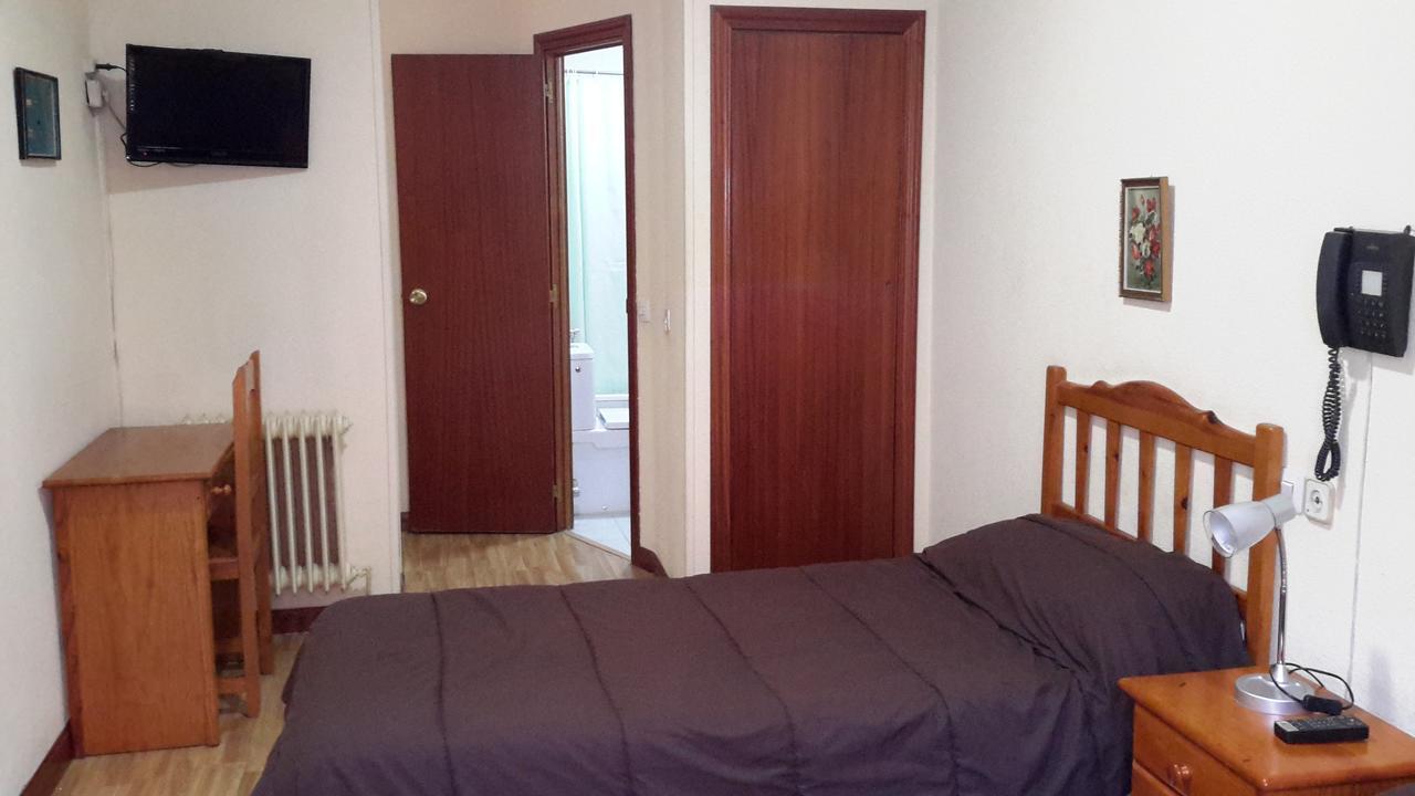 מדריד Hostal Rio Parana מראה חיצוני תמונה