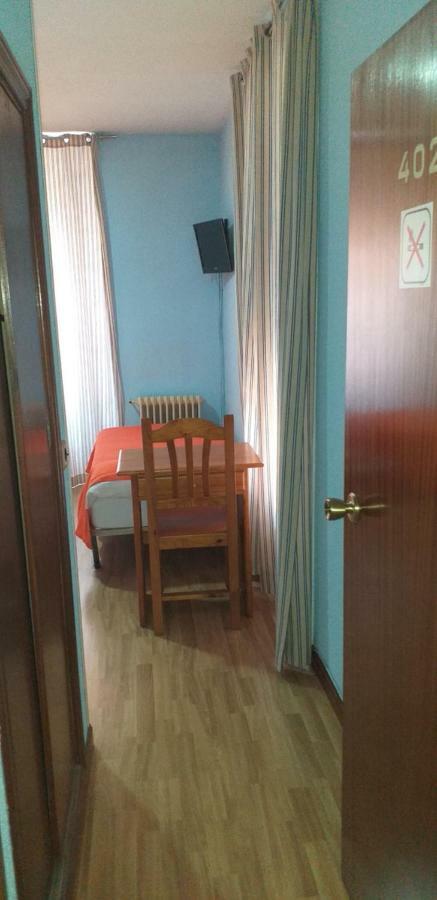מדריד Hostal Rio Parana מראה חיצוני תמונה